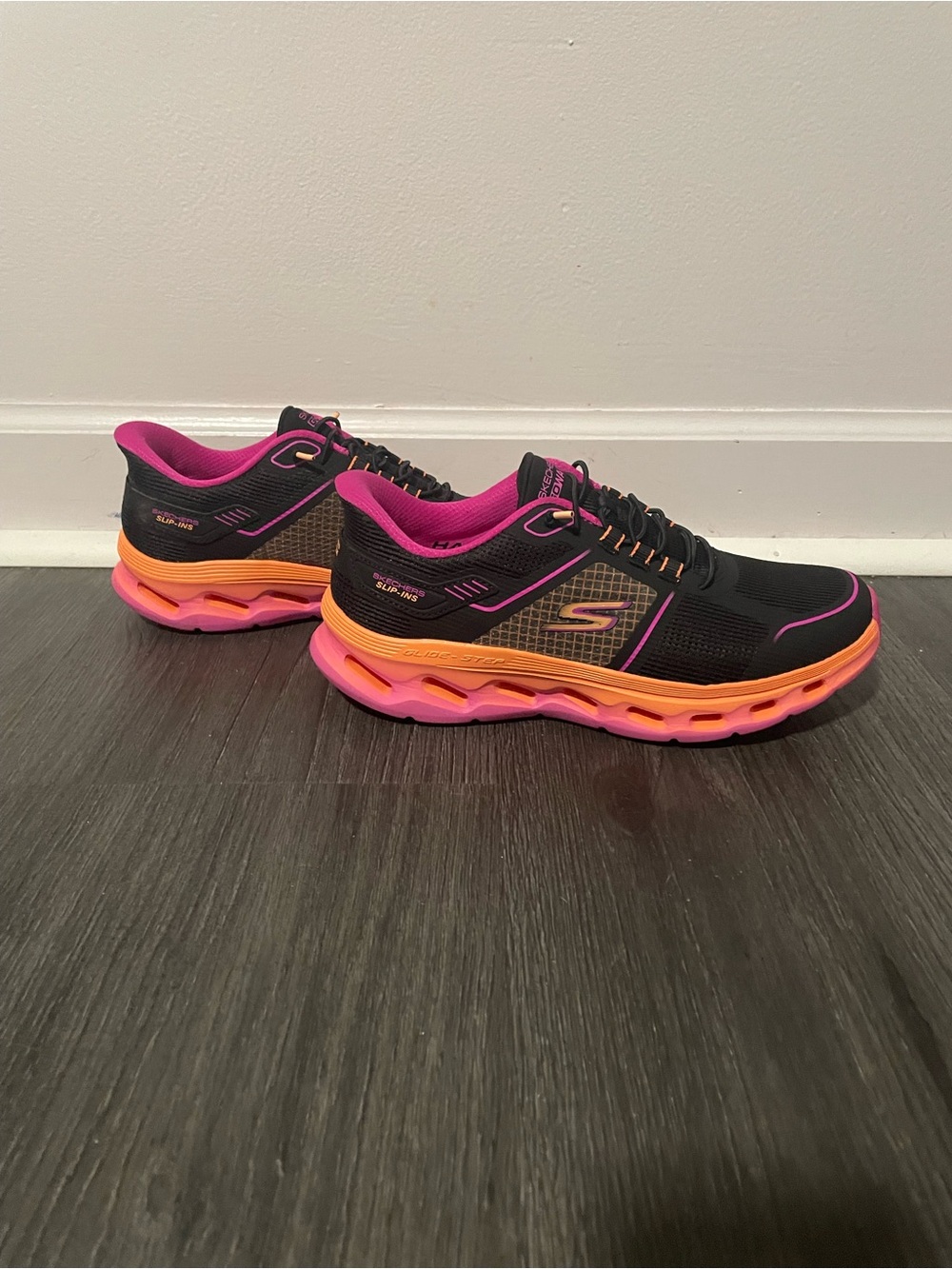 Sketchers Women’s Go Walk Glide Step 2.0 Elektra Hands Free Slip-ins